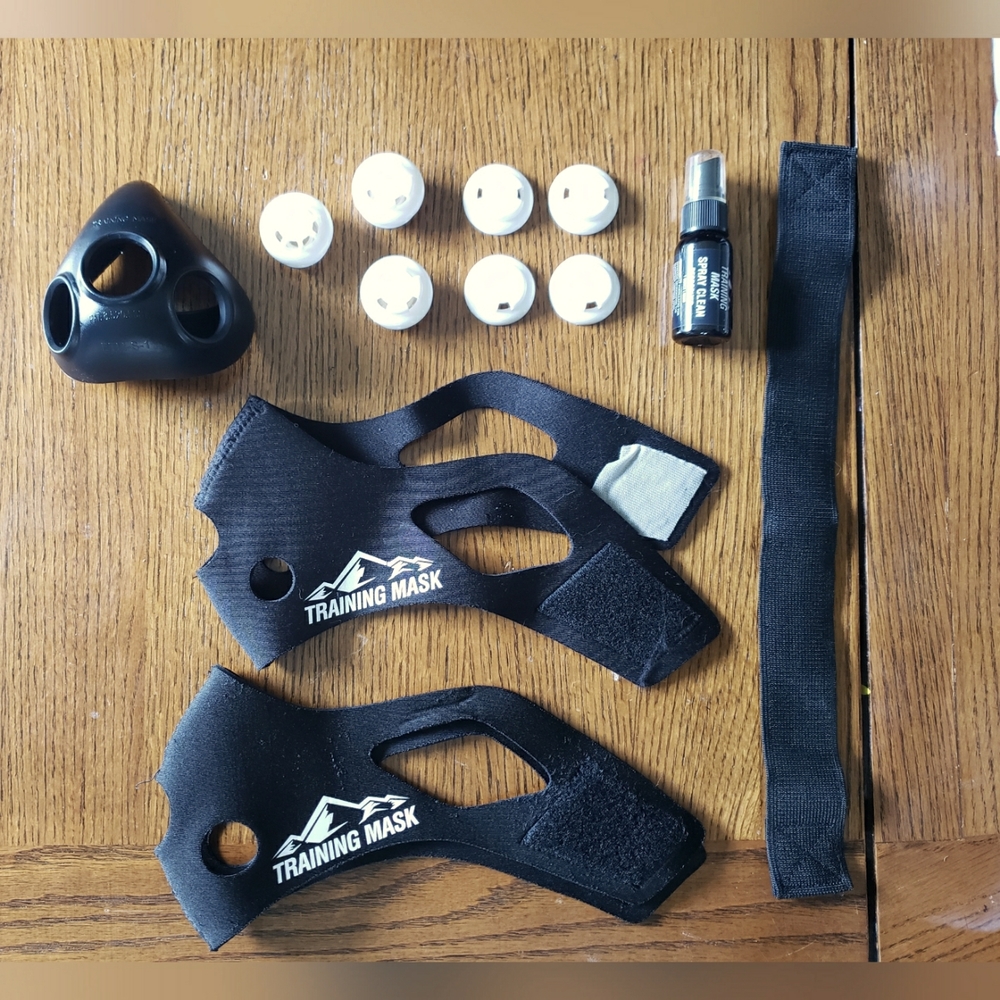Elevation Training Mask. EUC